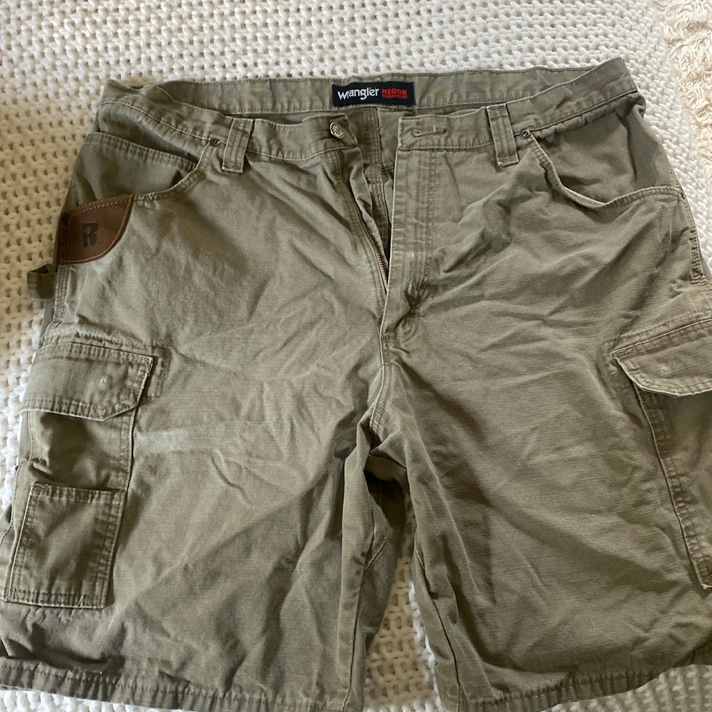 Wrangler Riggs workwear size 40 men”s shorts